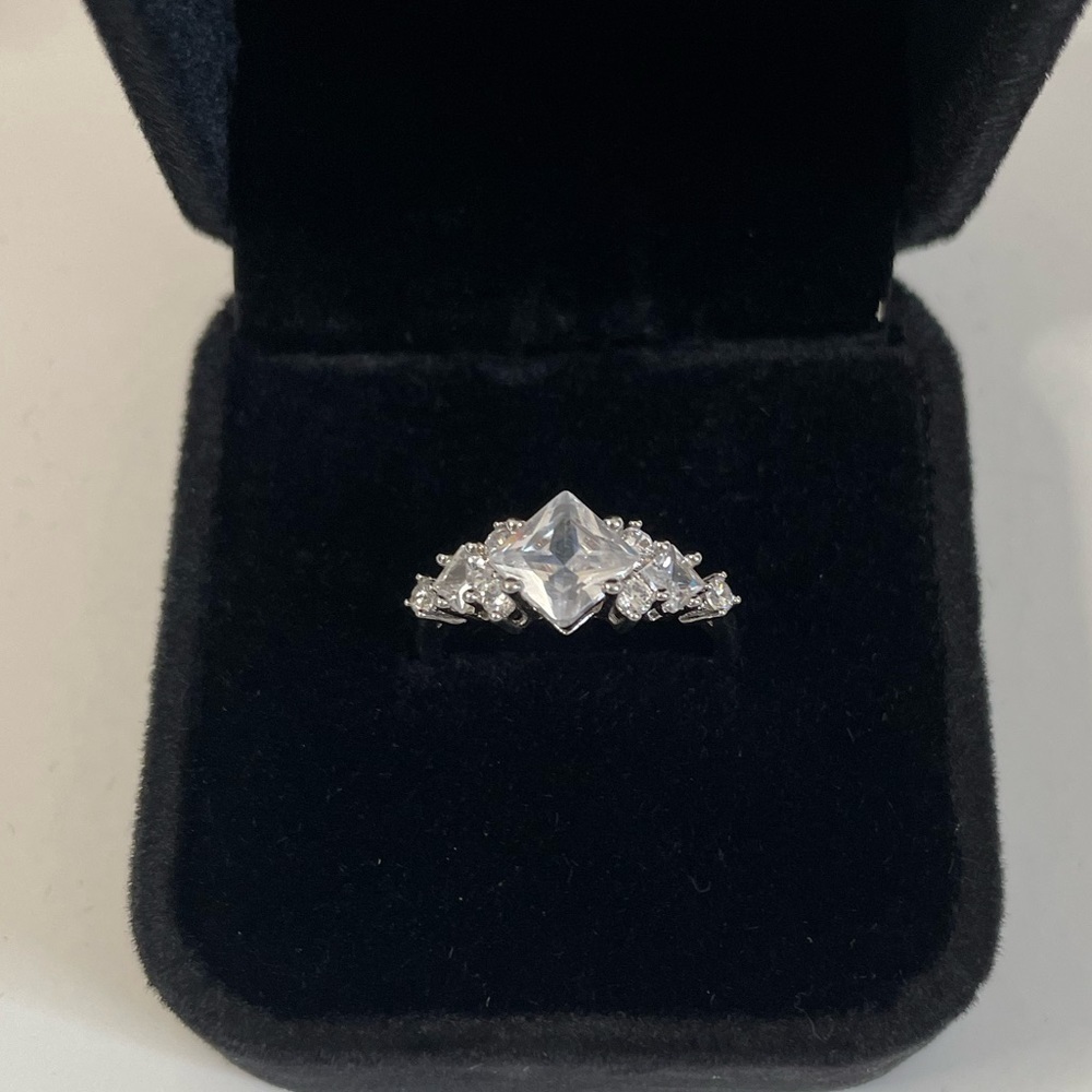 Fashion/Costume Silver (s925) ring with cubic zirconia stones